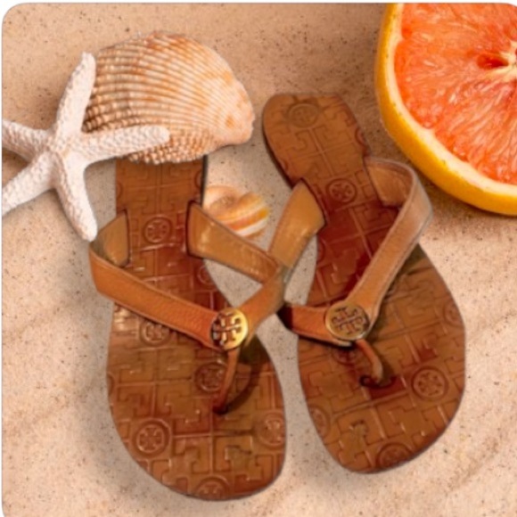 Tory Burch Tan Patent THORA Gold Logo Flip Flop Sandal US 7 M - Picture 1 of 9